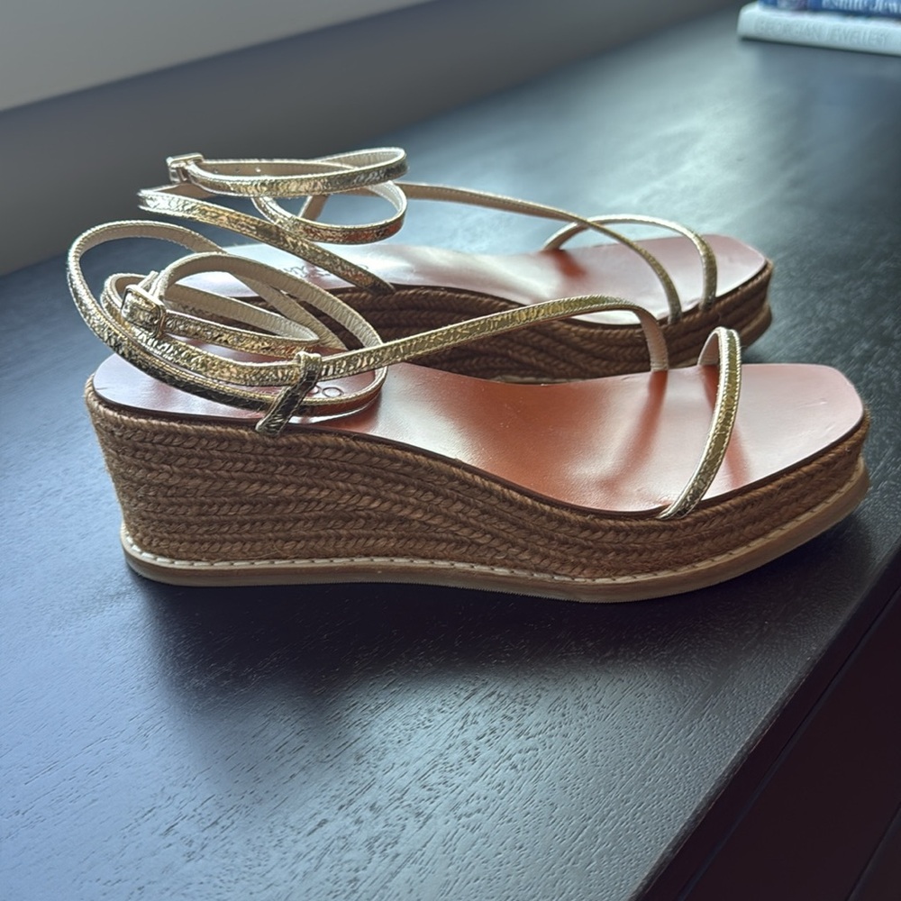 Jimmy Choo Drive 60 cracked leather wedge sandals Espadrilles in Gold NWOB - Picture 3 of 8
